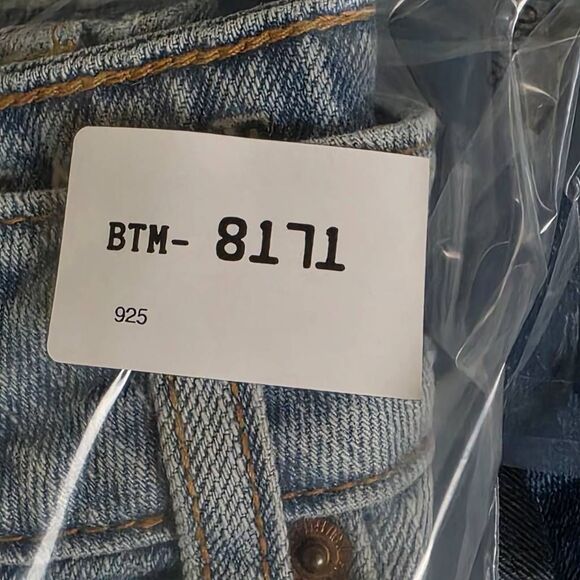 American Eagle Distressed Jean Shorts Sz 6 Light Wash - Picture 8 of 8